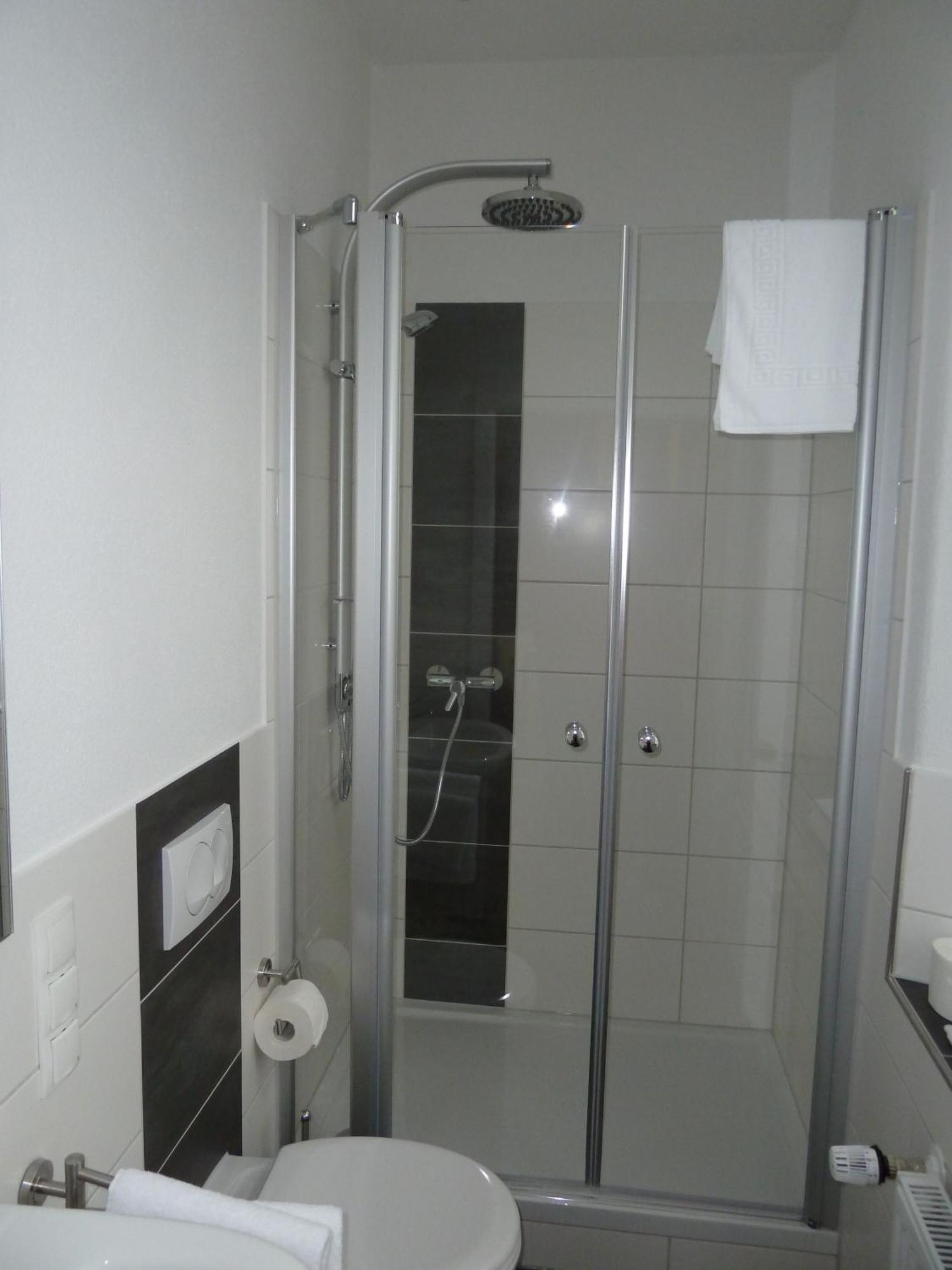 טריס-קארדן Hotel Garni Reis מראה חיצוני תמונה