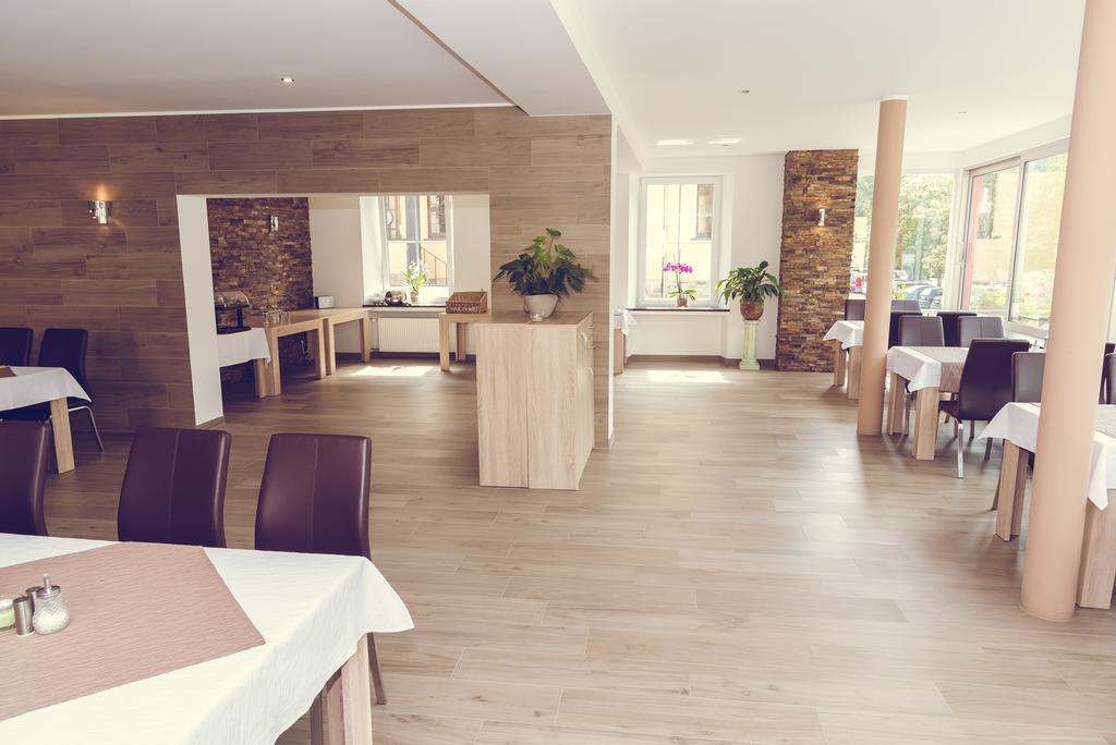 טריס-קארדן Hotel Garni Reis מראה חיצוני תמונה